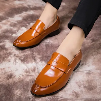 Homens quentes da venda de sapatos 2020 primavera marca de moda, designer de calçados masculinos de couro natural dos homens de preto confortáveis mocassins de grande tamanho